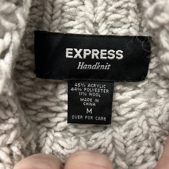 Express Handknit sweater size medium good condition - Picture 3 of 6